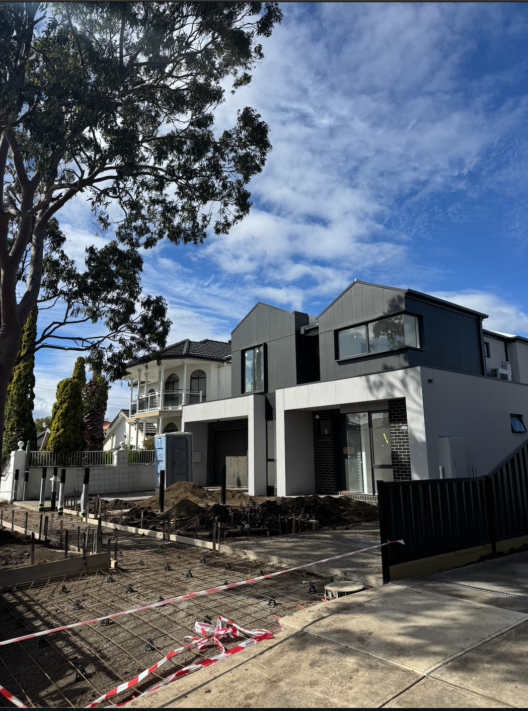 Vivienda nueva en construcción en Melbourne lista para sellado y caulking